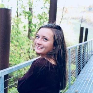 Meet your Posher, Olivia